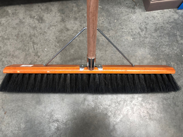 610mm heavy duty broom with supported with metal stays